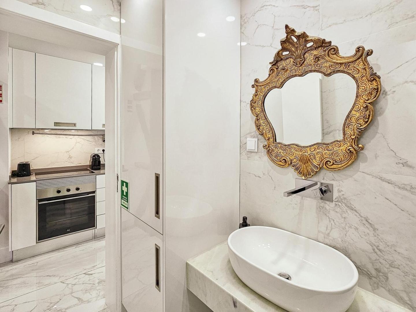 Like A Typical Portuguese House With Private Patio * Lissabon