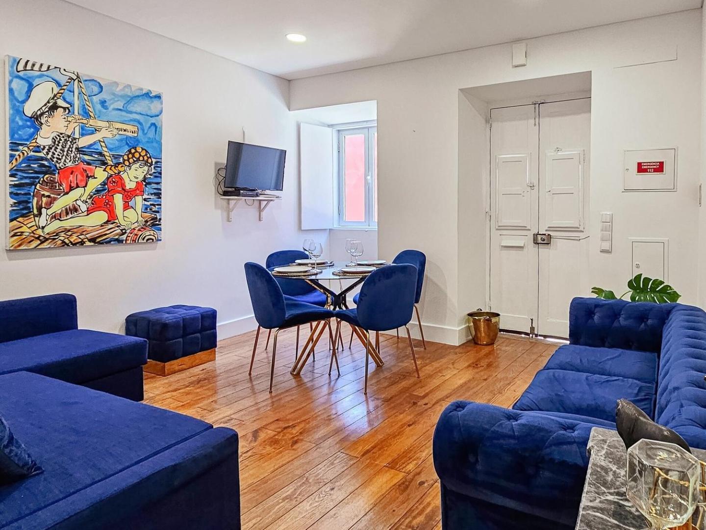 Like A Typical Portuguese House With Private Patio * Lissabon