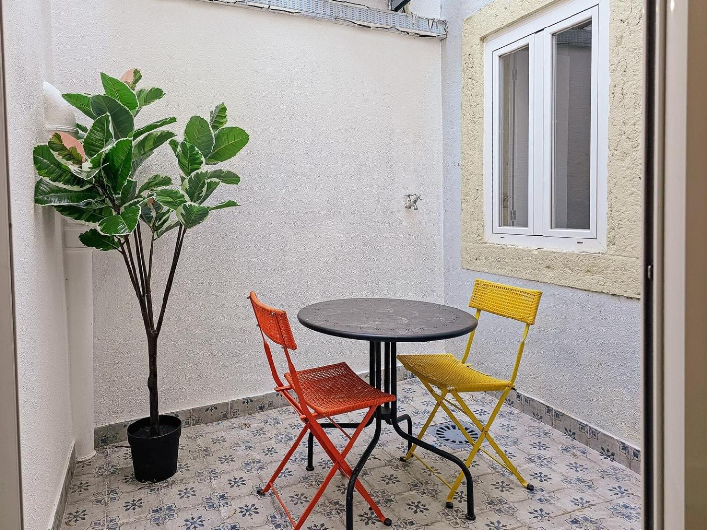 Apartment Like A Typical Portuguese House With Private Patio *